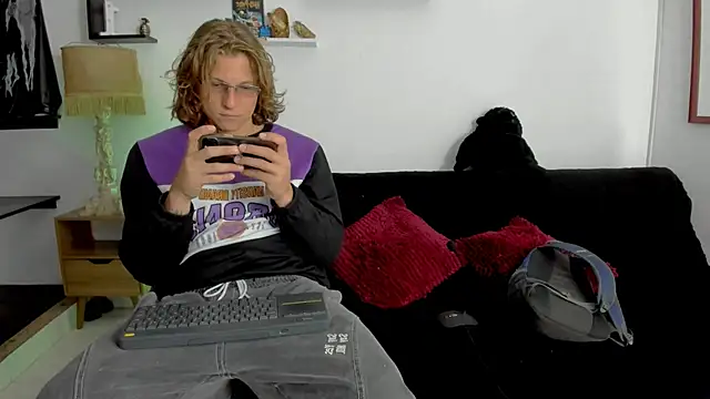 Snapshot of Tom_Krakow chatting on 01-15-25, 08:37 Tom Krakow online show from 01-15-25, 08:37