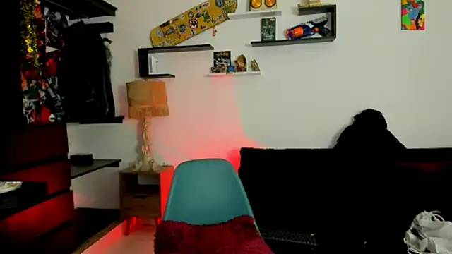 Snapshot of Tom_Krakow chatting on 02-22-25, 06:30 Tom Krakow online show from 02-22-25, 06:30