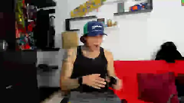 Snapshot of Tom_Krakow chatting on 02-27-25, 07:04 Tom Krakow online show from 02-27-25, 07:04