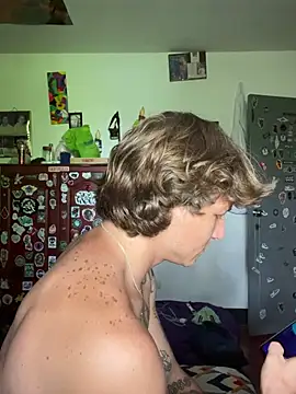 Snapshot of Tom_Krakow chatting on 03-19-25, 06:44 Tom Krakow online show from 03-19-25, 06:44