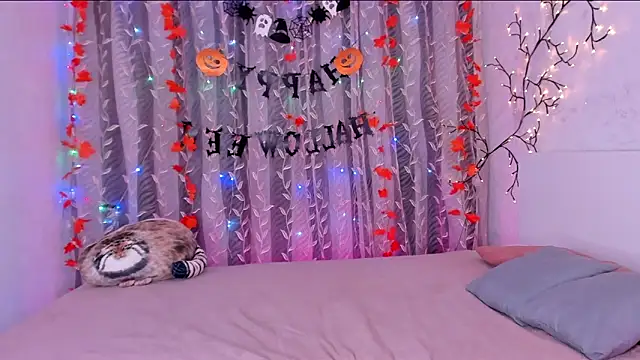 Snapshot of space_cowgirl chatting on 11-08-25, 07:01 space cowgirl online show from 11-08-25, 07:01