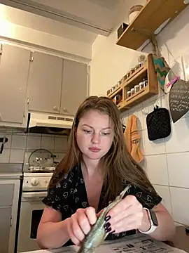 Snapshot of cuteFoxi chatting on 02-16-25, 11:05 cuteFoxi online show from 02-16-25, 11:05