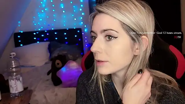 Lisaonthemoon online show from 03-16-26, 05:39