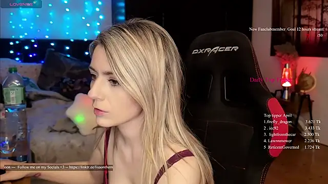 Lisaonthemoon online show from 04-23-26, 03:25