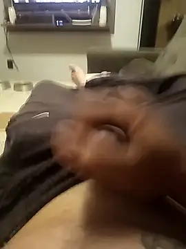 Snapshot of dredre1069 chatting on 09-28-25, 10:37 dredre1069 online show from 09-28-25, 10:37