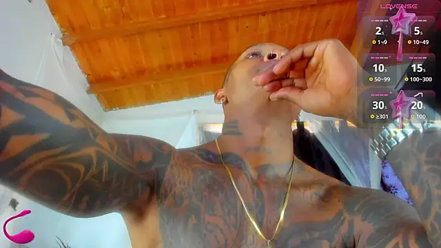 esteveen ortegas  online show from 11-17-25, 04:13