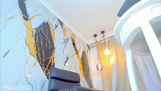 Brianna Stars online show from 12-15-24, 08:25