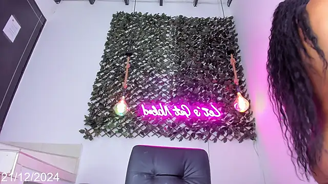 Brianna Stars online show from 12-21-24, 08:21