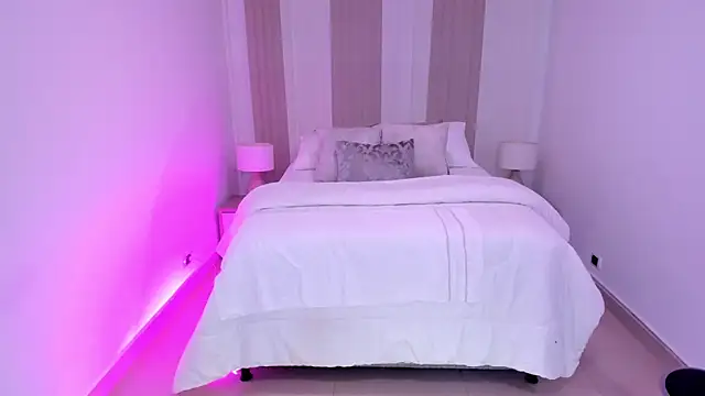 Leah Grey online show from 12-16-25, 11:26