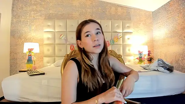 Lezy  online show from 04-22-26, 07:37