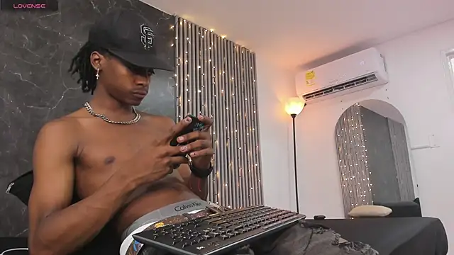 Snapshot of BRYXXXON1 chatting on 12-04-24, 03:10 BRYXXXON1 online show from 12-04-24, 03:10