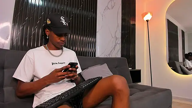 Snapshot of BRYXXXON1 chatting on 12-05-24, 03:17 BRYXXXON1 online show from 12-05-24, 03:17