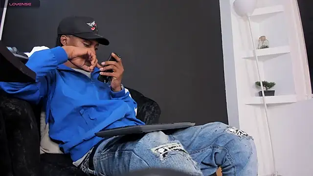 Snapshot of BRYXXXON1 chatting on 01-15-25, 03:54 BRYXXXON1 online show from 01-15-25, 03:54