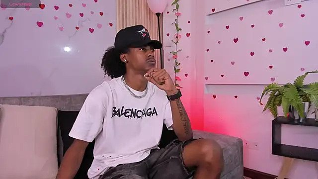 Snapshot of BRYXXXON1 chatting on 03-03-25, 01:53 BRYXXXON1 online show from 03-03-25, 01:53