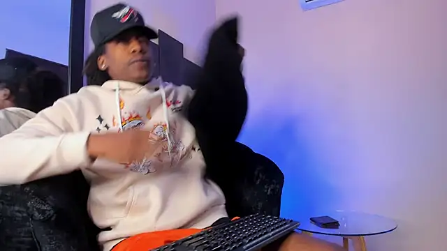 Snapshot of BRYXXXON1 chatting on 03-07-25, 02:12 BRYXXXON1 online show from 03-07-25, 02:12