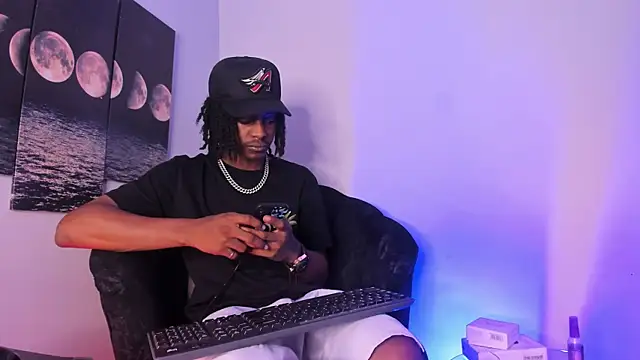 Snapshot of BRYXXXON1 chatting on 09-08-25, 03:11 BRYXXXON1 online show from 09-08-25, 03:11