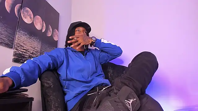 Snapshot of BRYXXXON1 chatting on 10-11-25, 04:05 BRYXXXON1 online show from 10-11-25, 04:05