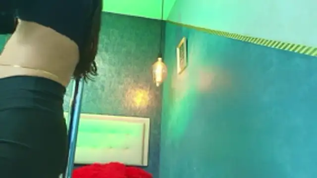 Snapshot of Cloeandtyfanny chatting on 12-02-25, 08:37 Cloeandtyfanny online show from 12-02-25, 08:37