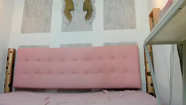 Cloeandtyfanny online show from 01-06-26, 02:10