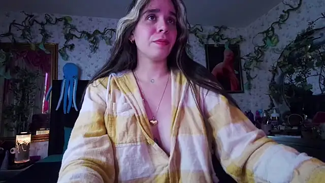Elizabeth77  online show from 10-13-25, 08:09