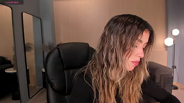 Snapshot of PaulinaSantos_ chatting on 03-13-25, 07:17 PaulinaSantos online show from 03-13-25, 07:17