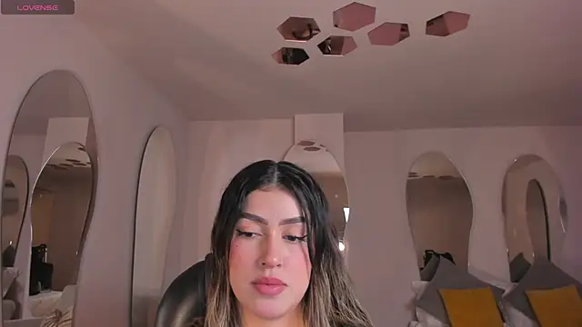 Snapshot of PaulinaSantos_ chatting on 09-12-25, 07:14 PaulinaSantos online show from 09-12-25, 07:14