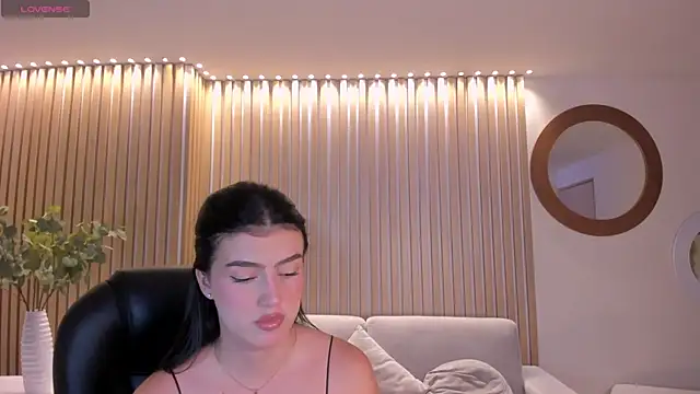 Snapshot of PaulinaSantos_ chatting on 10-19-25, 05:13 PaulinaSantos online show from 10-19-25, 05:13