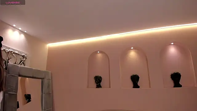 PaulinaSantos  online show from 02-01-26, 05:44