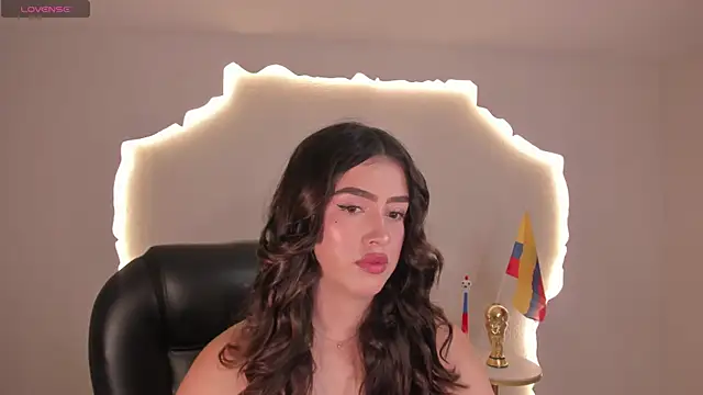 PaulinaSantos  online show from 06-20-26, 08:22