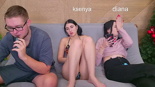 Ksenny online show from 12-17-25, 04:29