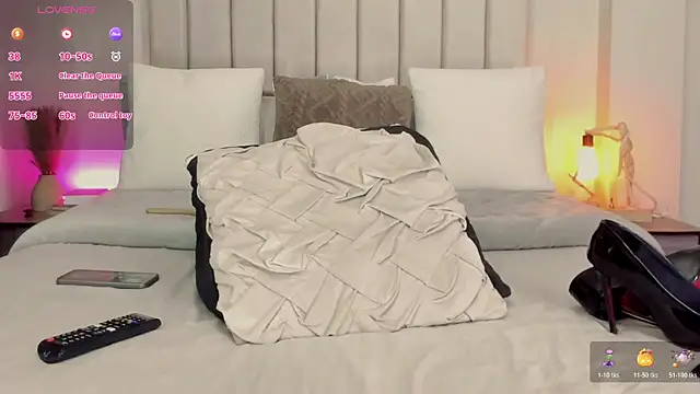 romina-brunette online show from 10-30-25, 01:56