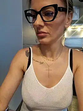 SweetMonicaUK online show from 03-11-25, 01:01