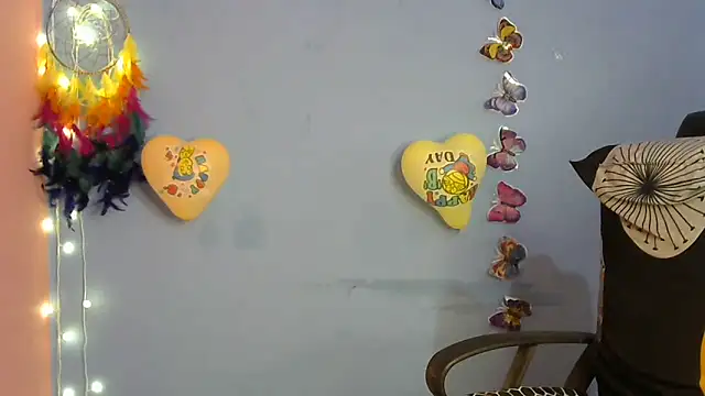 Snapshot of Black_cat_cutie chatting on 12-11-24, 03:45 Black cat cutie online show from 12-11-24, 03:45