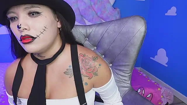 miss keisi online show from 10-31-25, 05:58