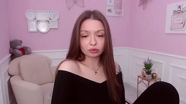 Snapshot of LucySkilar chatting on 12-03-24, 08:49 LucySkilar online show from 12-03-24, 08:49