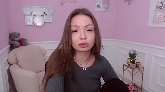 Snapshot of LucySkilar chatting on 12-05-24, 09:17 LucySkilar online show from 12-05-24, 09:17