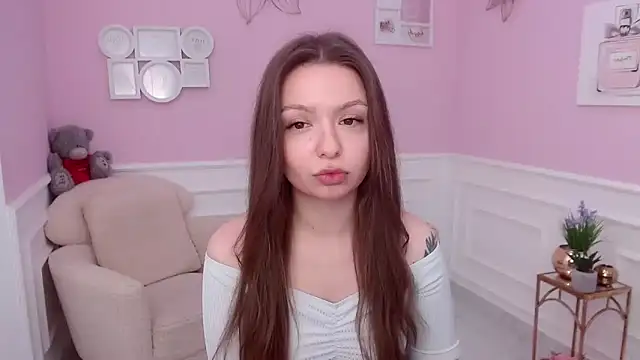 Snapshot of LucySkilar chatting on 12-22-24, 06:06 LucySkilar online show from 12-22-24, 06:06