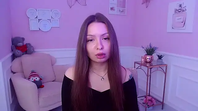 Snapshot of LucySkilar chatting on 01-23-25, 08:25 LucySkilar online show from 01-23-25, 08:25