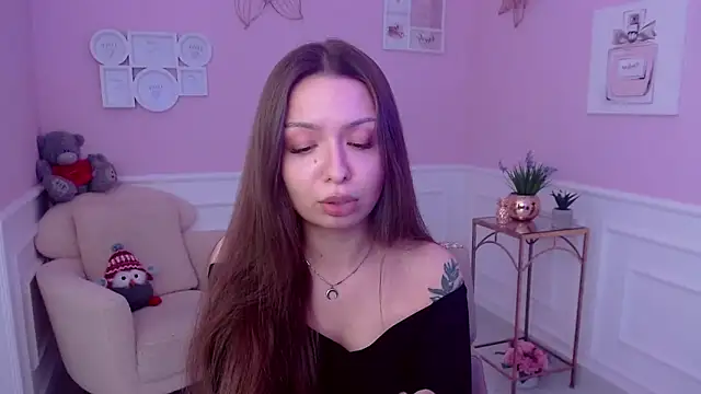 Snapshot of LucySkilar chatting on 01-27-25, 11:00 LucySkilar online show from 01-27-25, 11:00