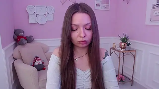 Snapshot of LucySkilar chatting on 02-20-25, 11:53 LucySkilar online show from 02-20-25, 11:53