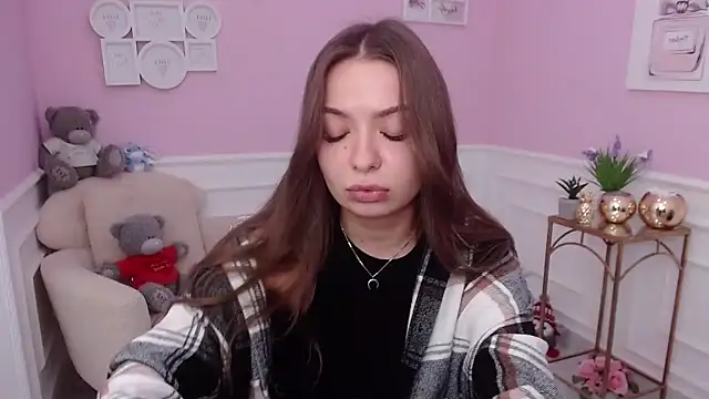 Snapshot of LucySkilar chatting on 09-14-25, 05:17 LucySkilar online show from 09-14-25, 05:17