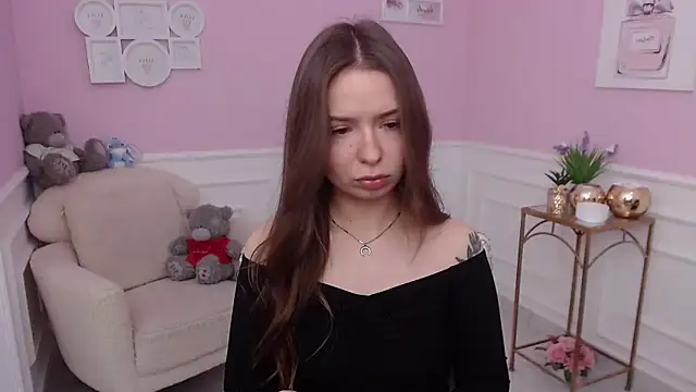 Snapshot of LucySkilar chatting on 11-24-25, 05:51 LucySkilar online show from 11-24-25, 05:51