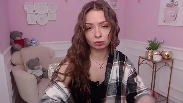 Snapshot of LucySkilar chatting on 12-01-25, 06:07 LucySkilar online show from 12-01-25, 06:07