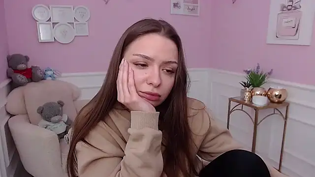 Snapshot of LucySkilar chatting on 12-14-25, 12:43 LucySkilar online show from 12-14-25, 12:43