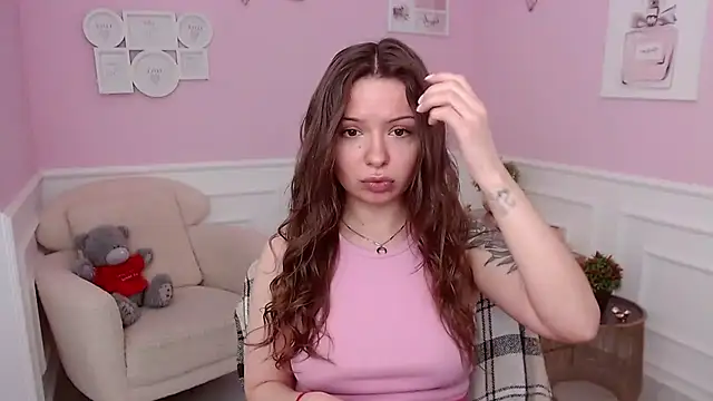 LucySkilar online show from 04-03-26, 04:10