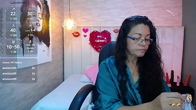 Snapshot of MaturePure chatting on 02-09-25, 03:32 MaturePure online show from 02-09-25, 03:32