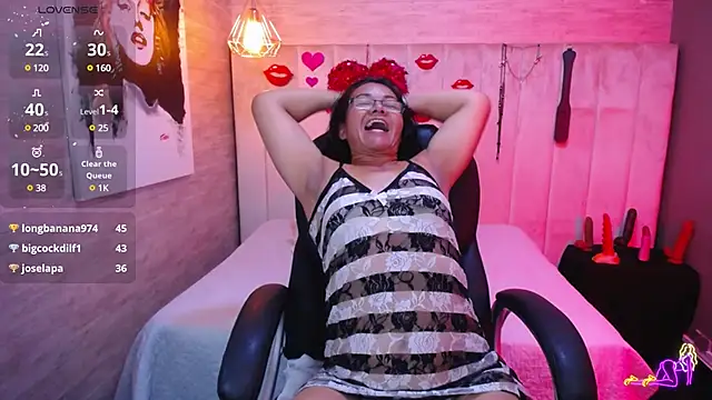 Snapshot of MaturePure chatting on 02-09-25, 03:01 MaturePure online show from 02-09-25, 03:01