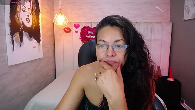 Snapshot of MaturePure chatting on 02-12-25, 02:03 MaturePure online show from 02-12-25, 02:03