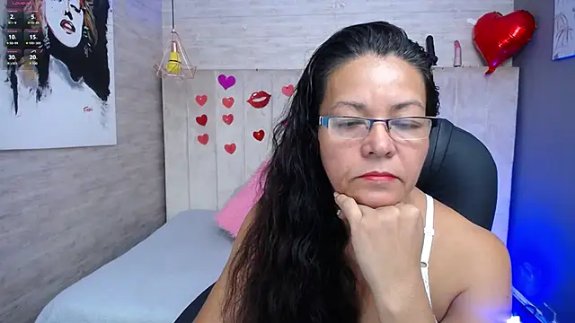 Snapshot of MaturePure chatting on 03-08-25, 10:13 MaturePure online show from 03-08-25, 10:13