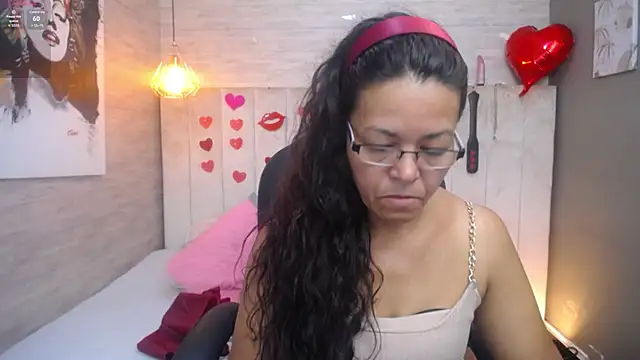 Snapshot of MaturePure chatting on 03-10-25, 07:07 MaturePure online show from 03-10-25, 07:07